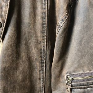 Rouge leather look jacket from the buckle